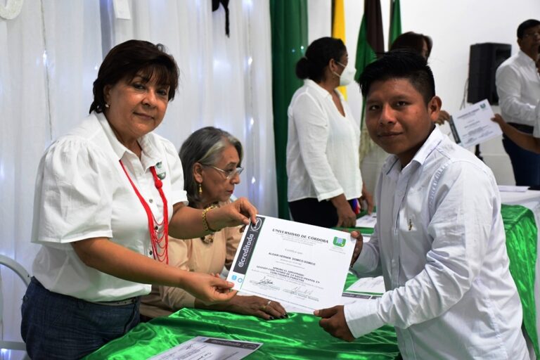 Indígenas embera se gradúan como gestores comunitarios de la salud infantil