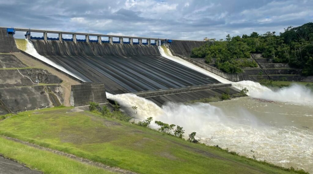 Fuertes precipitaciones en cuenca alta del Sinú siguen incrementando los niveles del Embalse URRÁ