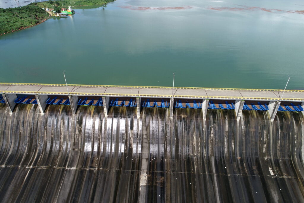 Continúa disminución en el nivel del embalse URRÁ
