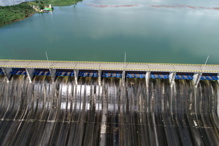 Continúa disminución en el nivel del embalse URRÁ