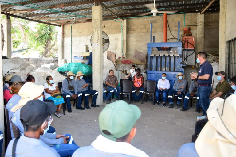 Inaugurada planta de asociación de recicladores en Tierralta