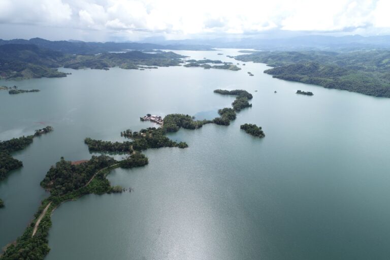 URRÁ: por incremento de lluvias aumentan las descargas de agua al río Sinú  