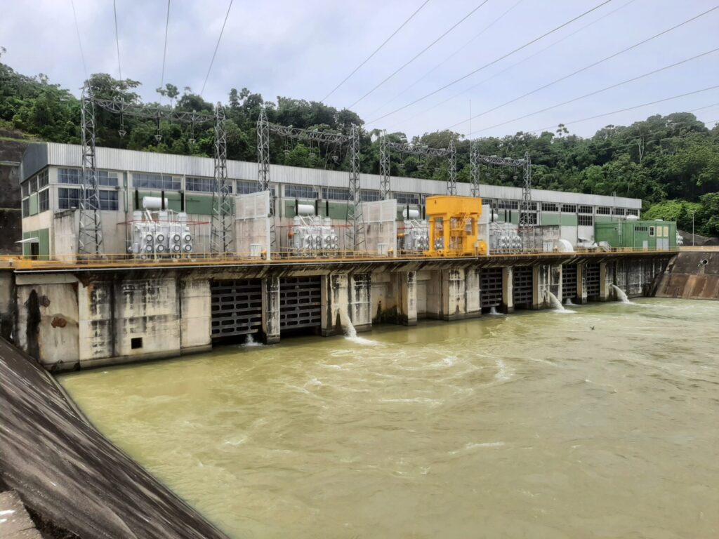 URRÁ disminuye descargas al río Sinú