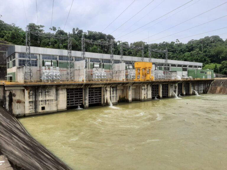 URRÁ disminuye descargas al río Sinú