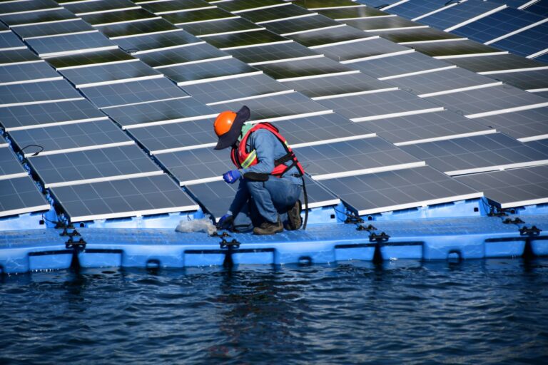 <strong>Armada la cuarta sección en la planta solar flotante Aquasol</strong>
