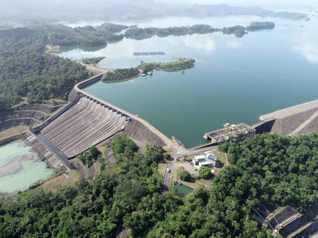 AQUASOL: HITO DEL TIPO DE SISTEMA FLOTOVOLTAICO EN SUDAMÉRICA