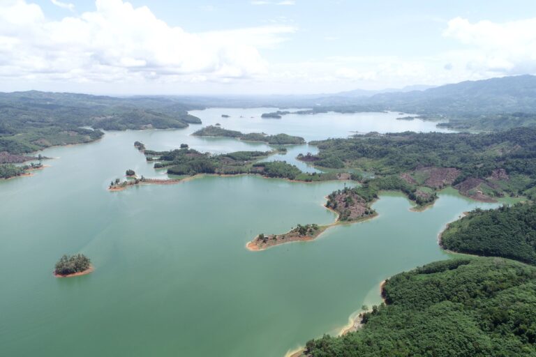 Hidroeléctrica URRÁ incrementa su generación por fuertes lluvias en la cuenca alta del Río Sinú