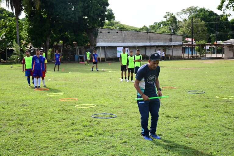 URRÁ promociona el deporte para el desarrollo de habilidades de jóvenes vecinos de la Central Hidroeléctrica en Tierralta
