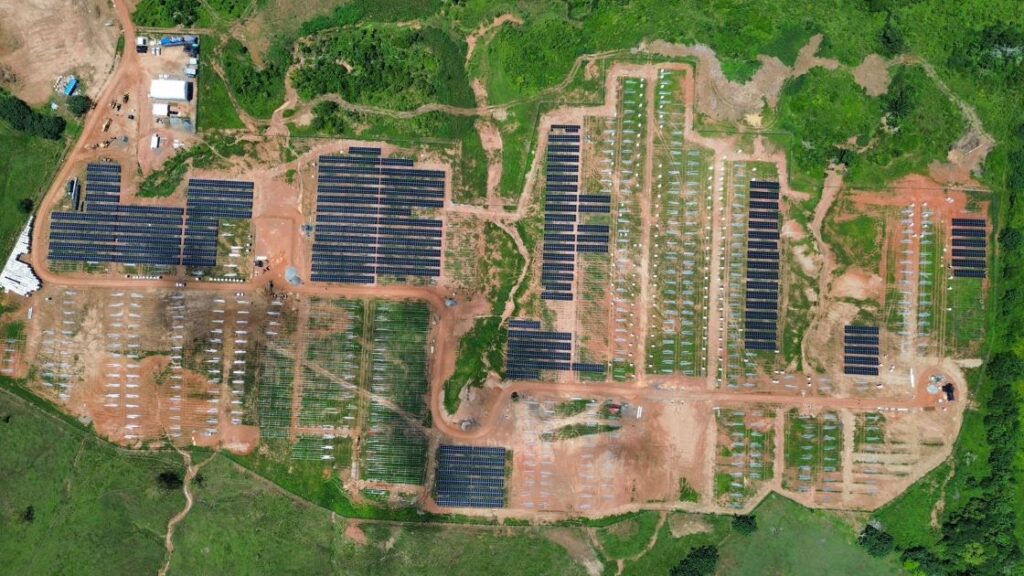 Más de 14 mil paneles solares se han instalado en el parque solar INTI 1