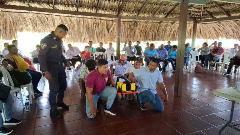 Capacitamos a docentes para preparación y autoprotección en entornos educativos