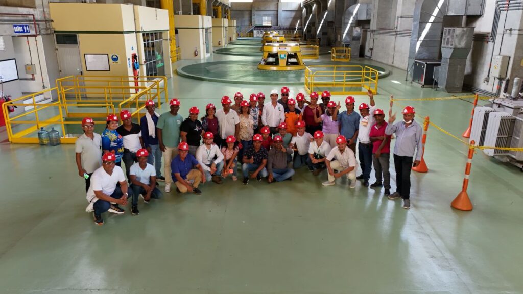 Líderes de San Bernardo del Viento conocieron de cerca la operación de la Central Hidroeléctrica URRÁ I
