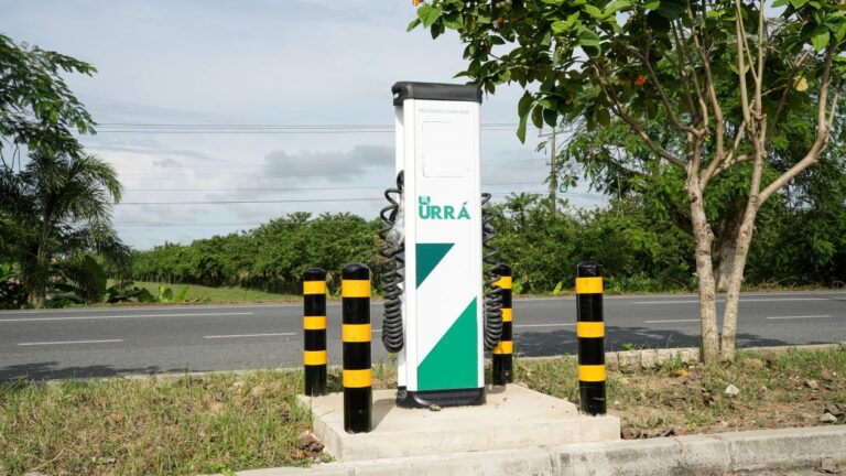 Fortalecemos la transición energética con la instalación de tres puntos de carga para vehículos eléctricos en la Región Caribe