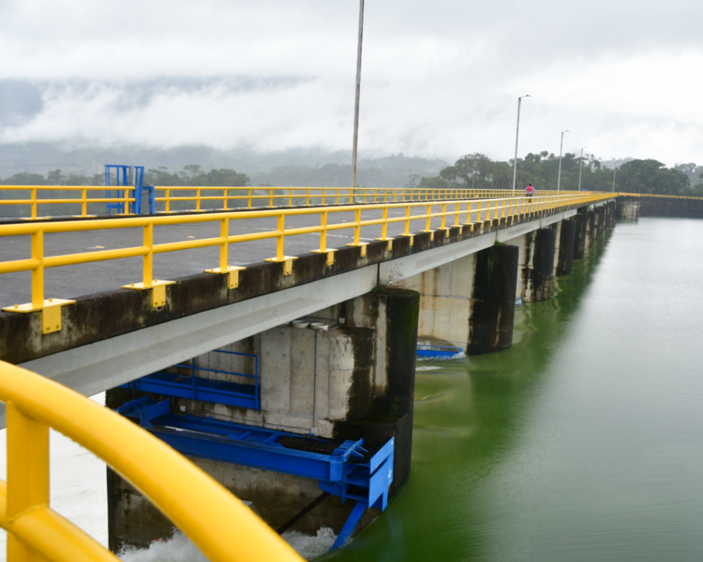 Sin aumento en los aportes de caudal al embalse, y sigue la disminución en las descargas del embalse al río Sinú