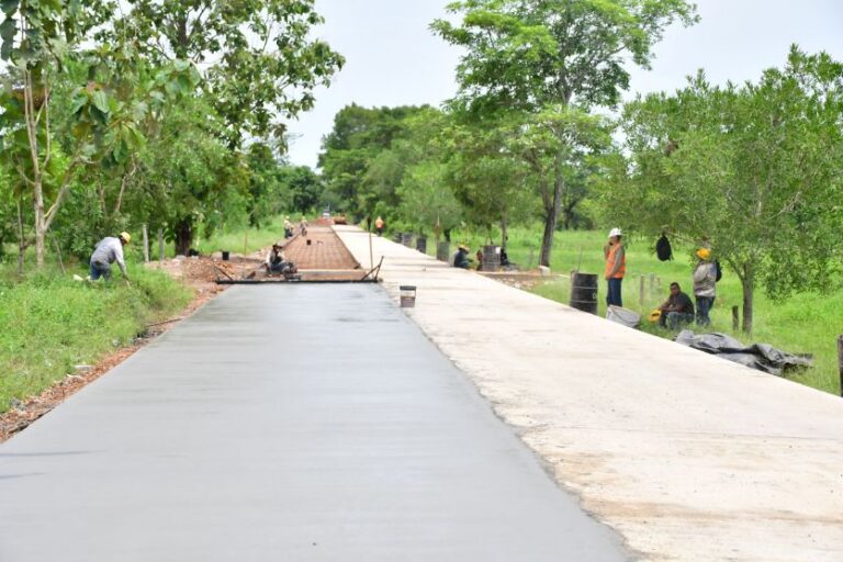 Avance en construcción vial en el municipio de Tierralta